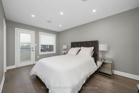 Photo 22 at 8208 Pine Valley Drive, East Woodbridge, Vaughan
