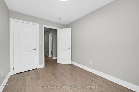 Photo 32 at 8208 Pine Valley Drive, East Woodbridge, Vaughan