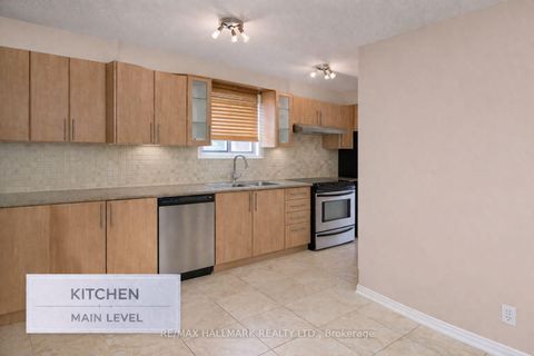 Photo 6 at 64 Green Bush Road, Newtonbrook West, Toronto