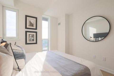 Photo 14 at 915 - 2300 St Clair Avenue W, Junction Area, Toronto