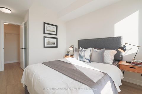 Photo 15 at 915 - 2300 St Clair Avenue W, Junction Area, Toronto