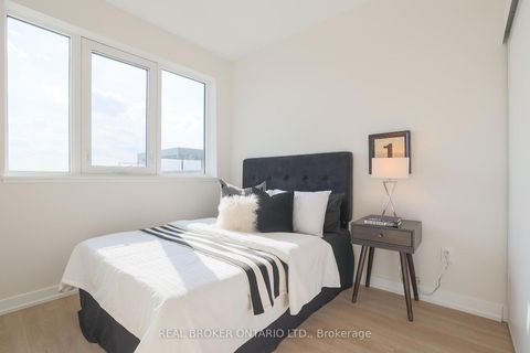 Photo 18 at 915 - 2300 St Clair Avenue W, Junction Area, Toronto