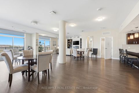 Photo 13 at 719 - 11611 Yonge Street N, Jefferson, Richmond Hill