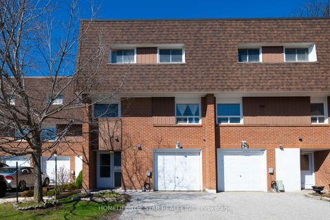 Photo 2 at 33 - 452 Silverstone Drive, Clairville, Toronto