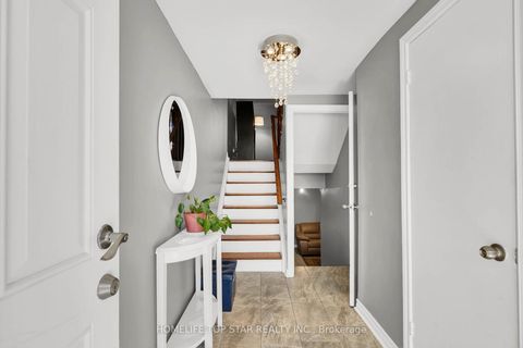 Photo 4 at 33 - 452 Silverstone Drive, Clairville, Toronto