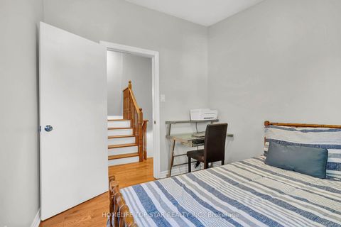 Photo 17 at 33 - 452 Silverstone Drive, Clairville, Toronto