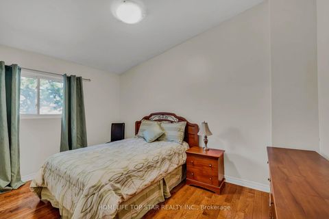 Photo 18 at 33 - 452 Silverstone Drive, Clairville, Toronto