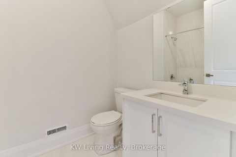 Photo 31 at 166 Cummer Avenue, Newtonbrook East, Toronto