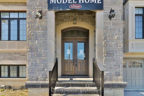 Photo 1 at 162 Cummer Avenue, Newtonbrook West, Toronto