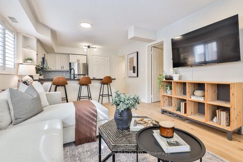 Photo 3 at 59 - 208 Niagara Street, Niagara, Toronto