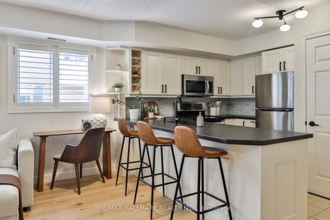 Photo 5 at 59 - 208 Niagara Street, Niagara, Toronto