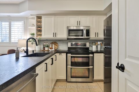 Photo 7 at 59 - 208 Niagara Street, Niagara, Toronto