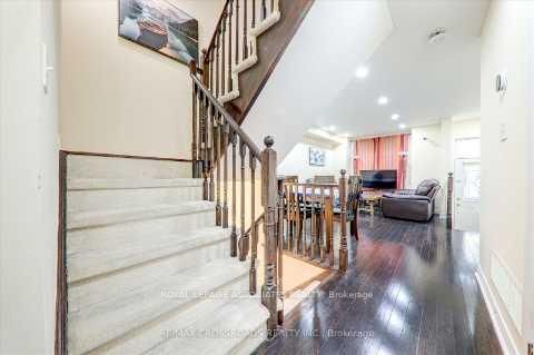 Photo 10 at 19 Kawneer Terrace, Dorset Park, Toronto