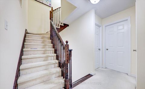 Photo 14 at 19 Kawneer Terrace, Dorset Park, Toronto