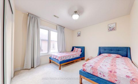 Photo 18 at 19 Kawneer Terrace, Dorset Park, Toronto