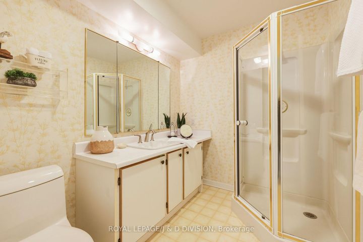 Photo 30 at 122 Cortleigh Boulevard, Lawrence Park South, Toronto