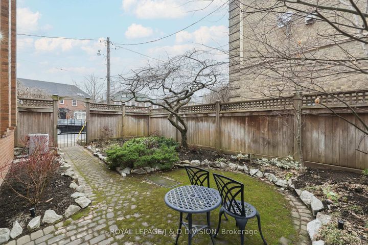 Photo 32 at 122 Cortleigh Boulevard, Lawrence Park South, Toronto