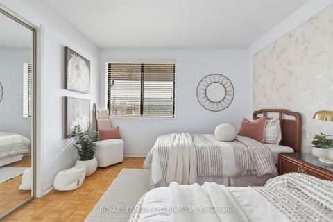 Photo 21 at 122 Cortleigh Boulevard, Lawrence Park South, Toronto