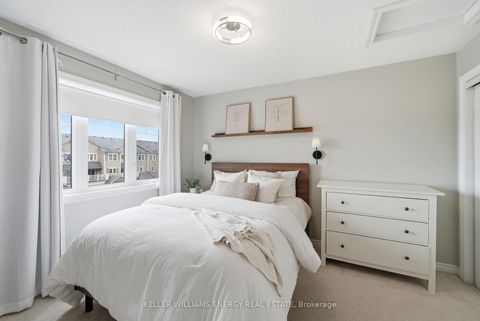 Photo 11 at 98 Tabaret Crescent, Windfields, Oshawa