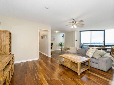 Photo 8 at PH05 - 75 Graydon Hall Manor, Donalda, Toronto
