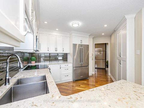 Photo 14 at PH05 - 75 Graydon Hall Manor, Donalda, Toronto
