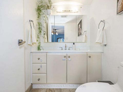 Photo 31 at PH05 - 75 Graydon Hall Manor, Donalda, Toronto