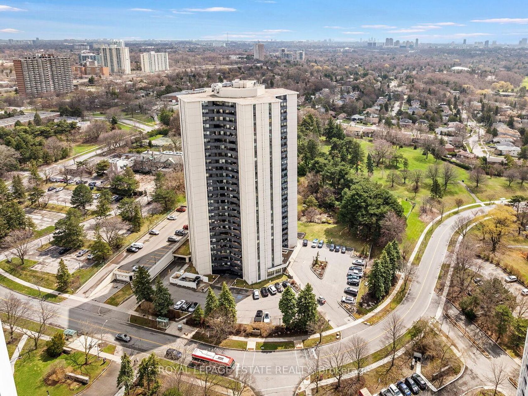 PH05 - 75 Graydon Hall Manor, Donalda, Toronto 