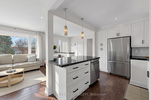 Photo 11 at 8 Rintella Court, Bendale, Toronto