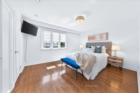 Photo 7 at 25 Fenley Drive, The Westway, Toronto