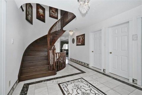Photo 1 at 358 Valleymede Drive, Doncrest, Richmond Hill