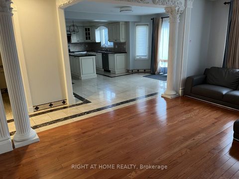 Photo 7 at 358 Valleymede Drive, Doncrest, Richmond Hill