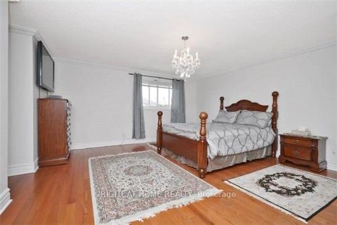 Photo 10 at 358 Valleymede Drive, Doncrest, Richmond Hill