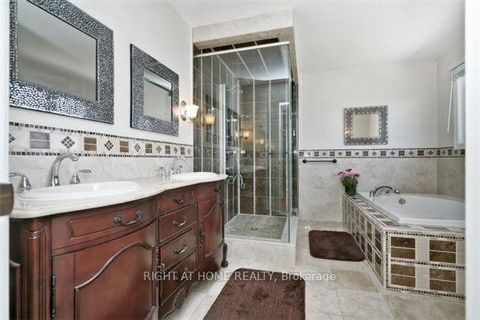 Photo 11 at 358 Valleymede Drive, Doncrest, Richmond Hill