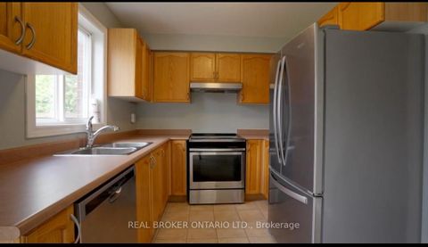 Photo 3 at 176 Thrushwood Drive, 400 West, Barrie