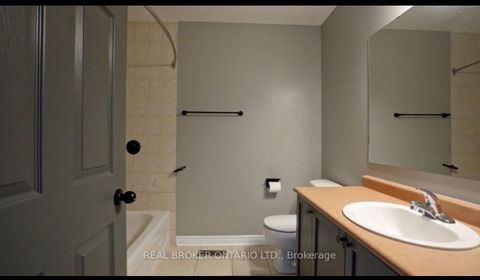 Photo 6 at 176 Thrushwood Drive, 400 West, Barrie