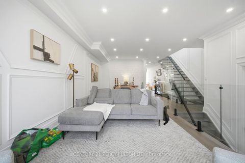 Photo 6 at 195 Danforth Road, Oakridge, Toronto