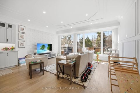 Photo 18 at 195 Danforth Road, Oakridge, Toronto