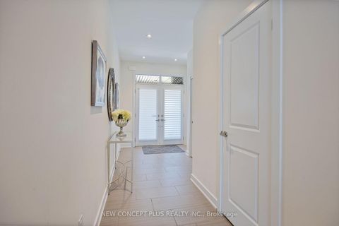 Photo 3 at 47 Dariole Drive, Oak Ridges Lake Wilcox, Richmond Hill