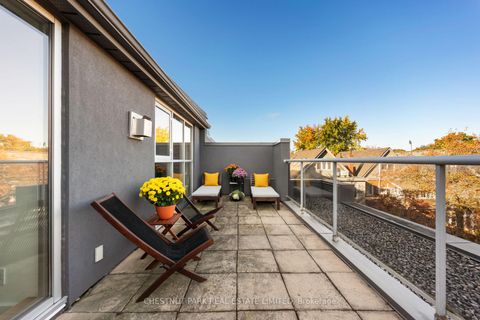 Photo 12 at 304 - 1852 Queen Street E, The Beaches, Toronto