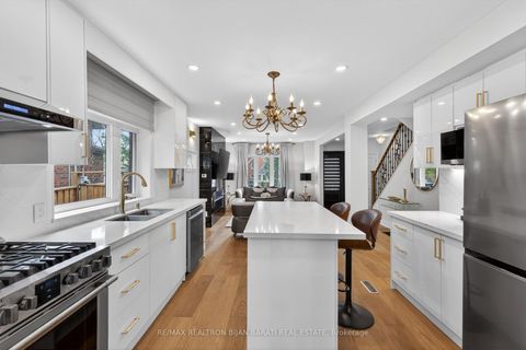 Photo 10 at 1 Wanless Crescent, Lawrence Park South, Toronto