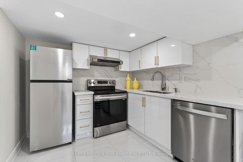 Photo 32 at 1 Wanless Crescent, Lawrence Park South, Toronto