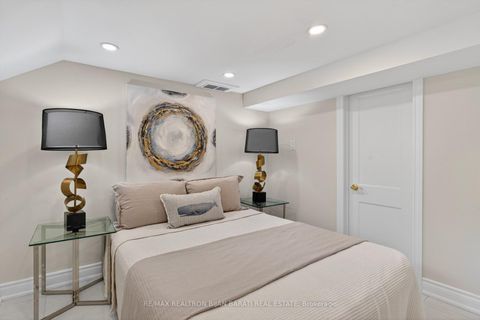 Photo 37 at 1 Wanless Crescent, Lawrence Park South, Toronto