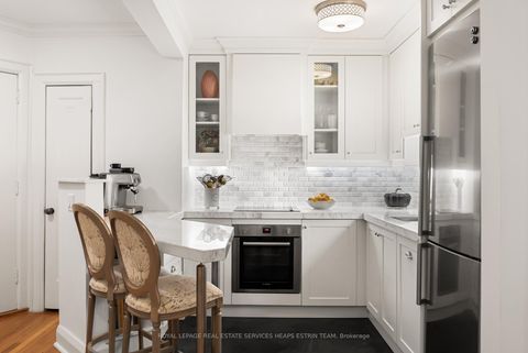 Photo 3 at #205 - 480 Oriole Parkway, Eglinton, Toronto