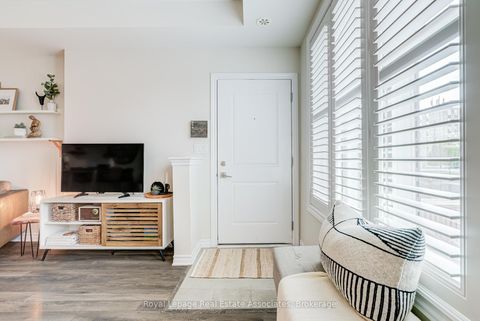 Photo 2 at 13 - 95 Eastwood Park Gardens, Long Branch, Toronto