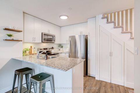 Photo 7 at 13 - 95 Eastwood Park Gardens, Long Branch, Toronto