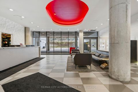 Photo 5 at 718 - 560 King Street W, Waterfront Communities C1, Toronto