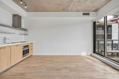 Photo 17 at 718 - 560 King Street W, Waterfront Communities C1, Toronto