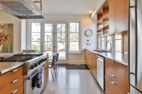 Photo 10 at 1 Glen Edyth Place, Casa Loma, Toronto