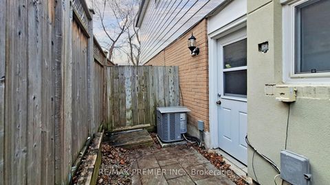 Photo 32 at 742 Beman Drive, Leslie Valley, Newmarket