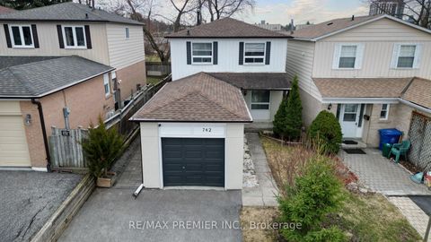 Photo 42 at 742 Beman Drive, Leslie Valley, Newmarket